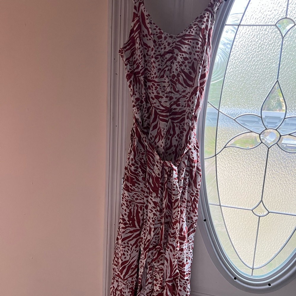 Elegant Red and White Patterned Dress